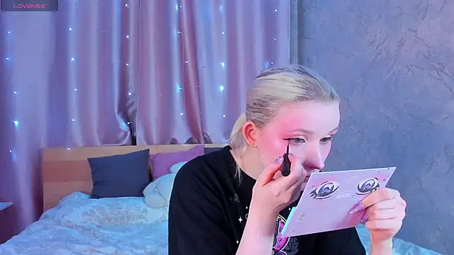 Snapshot of SweeteRose_Royce chatting on February 16, 2025, 3:05 pm SweeteRose Royce online show from February 16, 2025, 3:05 pm