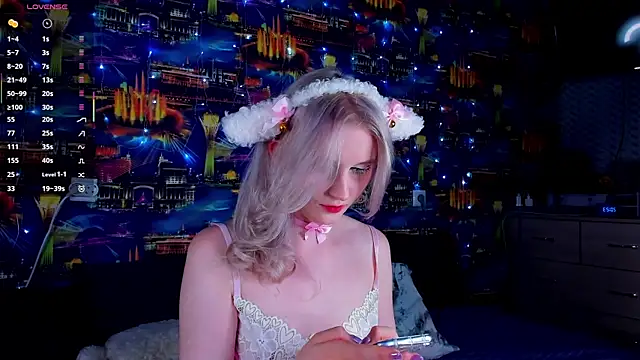 Snapshot of SweeteRose_Royce chatting on September 26, 2025, 4:22 pm SweeteRose Royce online show from September 26, 2025, 4:22 pm