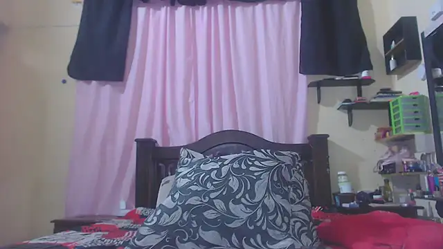 Karina Molina online show from December 9, 2024, 7:18 pm