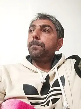 Snapshot of Muratcanik44 chatting on February 4, 2026, 5:52 pm Muratcanik44 online show from February 4, 2026, 5:52 pm