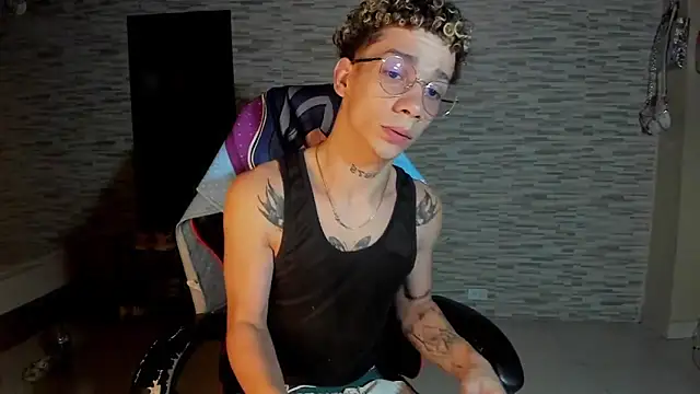 mateodeamjo online show from October 3, 2025, 8:22 am