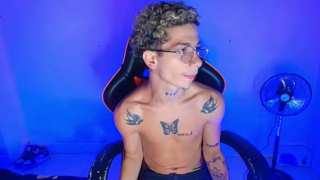 mateodeamjo online show from November 19, 2025, 7:41 am