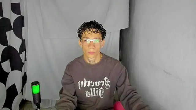 Snapshot of mateodeamjo chatting on June 8, 2026, 5:30 am mateodeamjo online show from June 8, 2026, 5:30 am