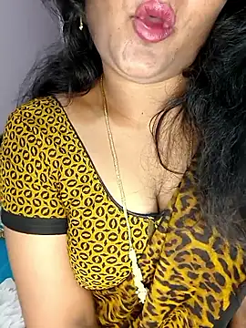 Snapshot of louise92 chatting on March 28, 2026, 9:53 am louise92 online show from March 28, 2026, 9:53 am