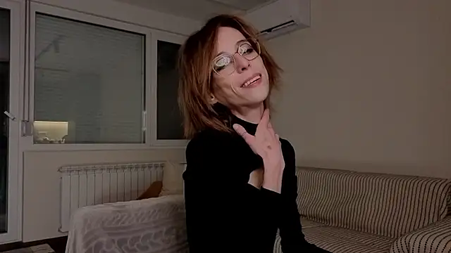 amber quell here online show from November 8, 2025, 4:18 pm