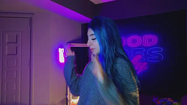 AriaVoss online show from February 4, 2025, 9:10 pm