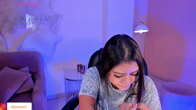 Snapshot of AllyJensen chatting on February 6, 2025, 5:09 pm AllyJensen online show from February 6, 2025, 5:09 pm