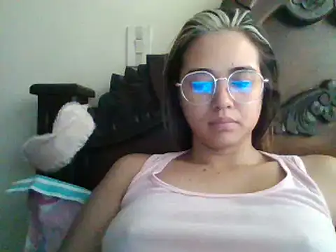 trianabell online show from February 11, 2025, 3:51 pm