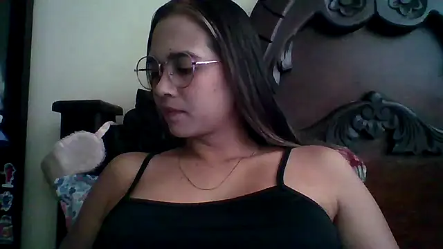 trianabell online show from September 23, 2025, 4:54 pm