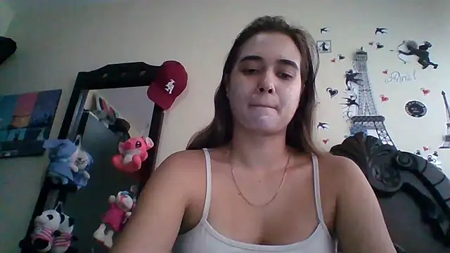 trianabell online show from November 6, 2025, 4:19 pm