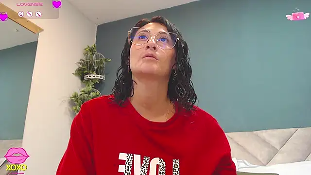 SharisWillian online show from March 9, 2026, 3:43 am