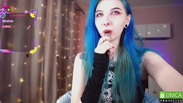 JustMeowGirl online show from October 11, 2025, 4:01 am