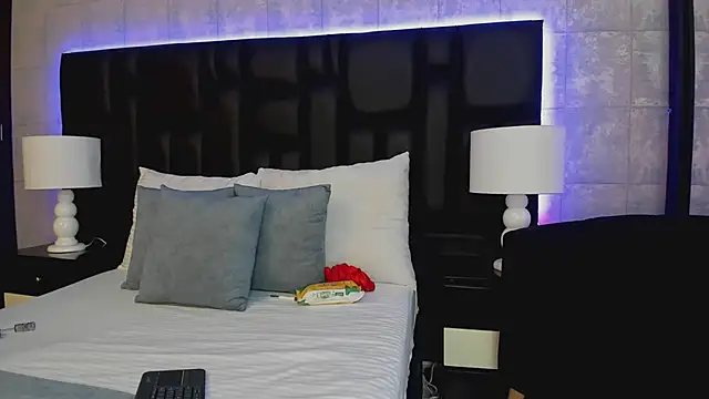 MiaSweeths online show from January 23, 2025, 11:37 am