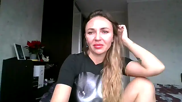 AngelinaLove28 online show from November 27, 2025, 7:43 am