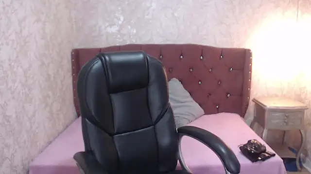 charlottemoonxz online show from January 9, 2025, 3:44 pm