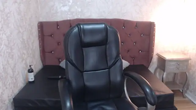 charlottemoonxz online show from February 24, 2025, 8:03 pm