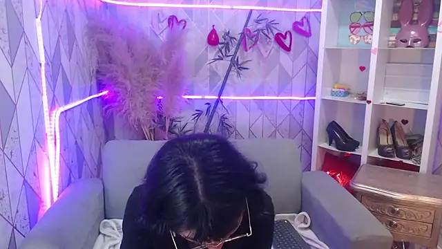 charlottemoonxz online show from September 17, 2025, 6:53 pm