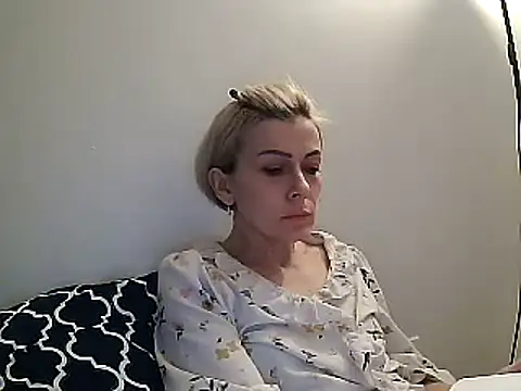Snapshot of anechka1 chatting on February 6, 2025, 12:54 am anechka1 online show from February 6, 2025, 12:54 am