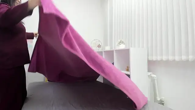 Pretty anniee online show from October 27, 2025, 1:31 am