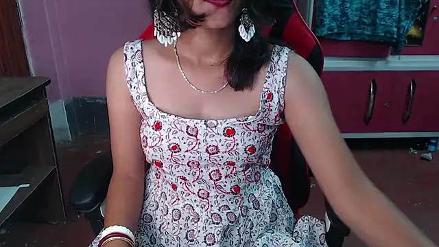 Angel Alison  online show from February 12, 2025, 9:33 pm