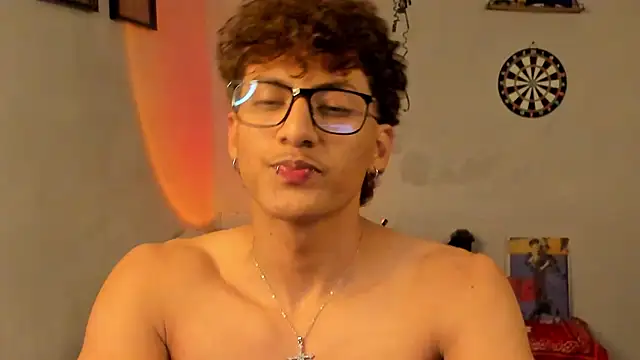 Snapshot of Ivano_joness chatting on January 27, 2025, 6:09 am Ivano joness online show from January 27, 2025, 6:09 am