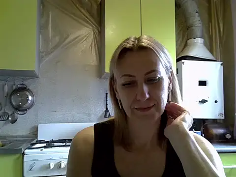 AshleyXHoney online show from September 19, 2025, 7:43 am