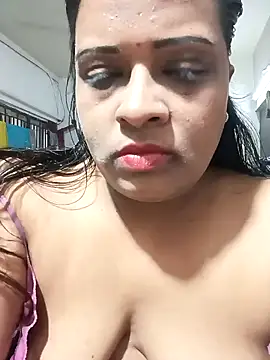 Snapshot of Love_Jenny chatting on January 5, 2025, 6:46 am Love Jenny online show from January 5, 2025, 6:46 am