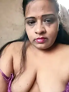 Snapshot of Love_Jenny chatting on January 28, 2025, 6:05 am Love Jenny online show from January 28, 2025, 6:05 am