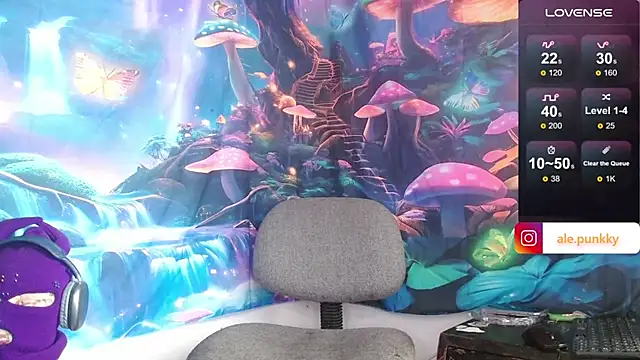 charlotbelucci  online show from February 3, 2025, 5:14 pm