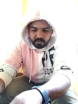 Snapshot of ListedLoin chatting on January 25, 2025, 6:45 am ListedLoin online show from January 25, 2025, 6:45 am