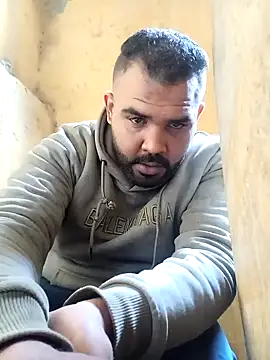 Snapshot of ListedLoin chatting on February 5, 2025, 12:17 pm ListedLoin online show from February 5, 2025, 12:17 pm