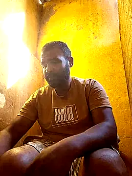 Snapshot of ListedLoin chatting on November 6, 2025, 1:01 pm ListedLoin online show from November 6, 2025, 1:01 pm