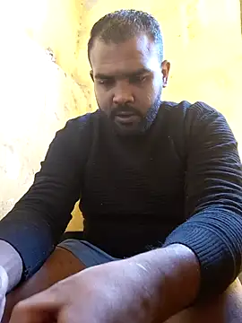 ListedLoin online show from December 15, 2025, 7:34 am