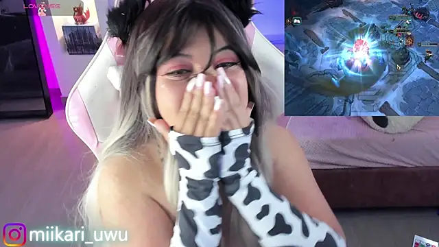 Ahri Elderwood online show from January 24, 2025, 9:39 am