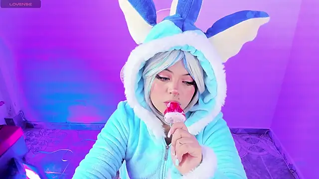 Ahri Elderwood online show from September 22, 2025, 5:09 am