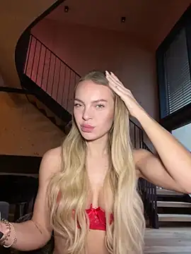 Snapshot of ChiaraVixen chatting on January 3, 2025, 7:06 am ChiaraVixen online show from January 3, 2025, 7:06 am