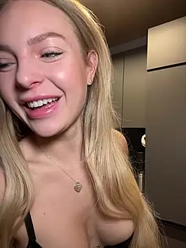 Snapshot of ChiaraVixen chatting on February 4, 2025, 6:25 am ChiaraVixen online show from February 4, 2025, 6:25 am