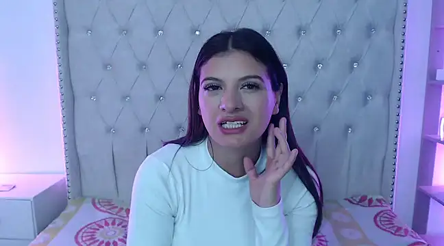 Abril Squirt online show from February 18, 2025, 6:26 am