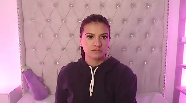 Abril Squirt online show from February 20, 2025, 9:11 am