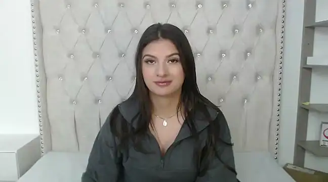 Abril Squirt online show from March 11, 2025, 8:20 am