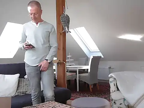 Snapshot of maxmueller321 chatting on February 19, 2026, 12:56 pm maxmueller321 online show from February 19, 2026, 12:56 pm