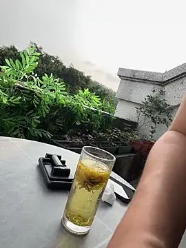 Eliza-E online show from April 22, 2026, 12:13 am