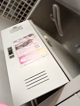 hugebobbs online show from January 30, 2025, 1:21 pm