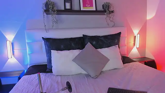 sofi bakerr online show from March 10, 2026, 11:37 am