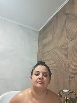 sarahhh1987 online show from February 12, 2026, 7:09 pm