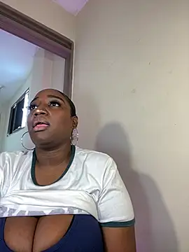 Snapshot of Perlasexyu1 chatting on April 10, 2026, 1:05 pm Perlasexyu1 online show from April 10, 2026, 1:05 pm