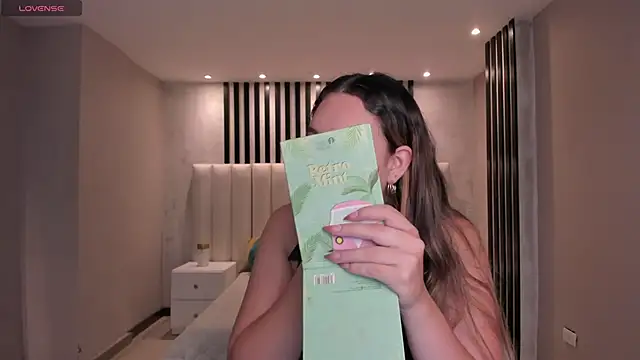 BellaRose X online show from March 29, 2026, 4:34 am