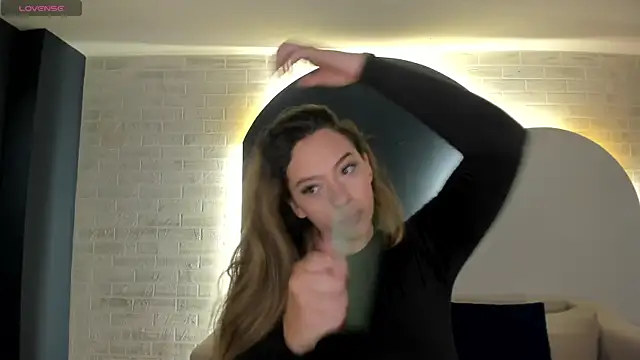 BellaRose X online show from April 1, 2026, 4:13 am