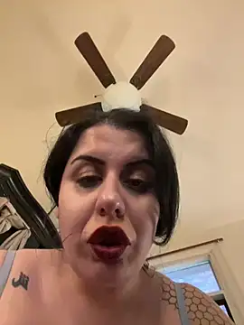 holyeroticss online show from March 5, 2025, 8:53 pm