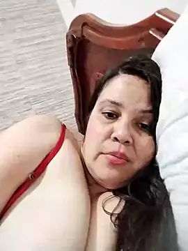 lunanataly online show from February 20, 2025, 11:43 pm